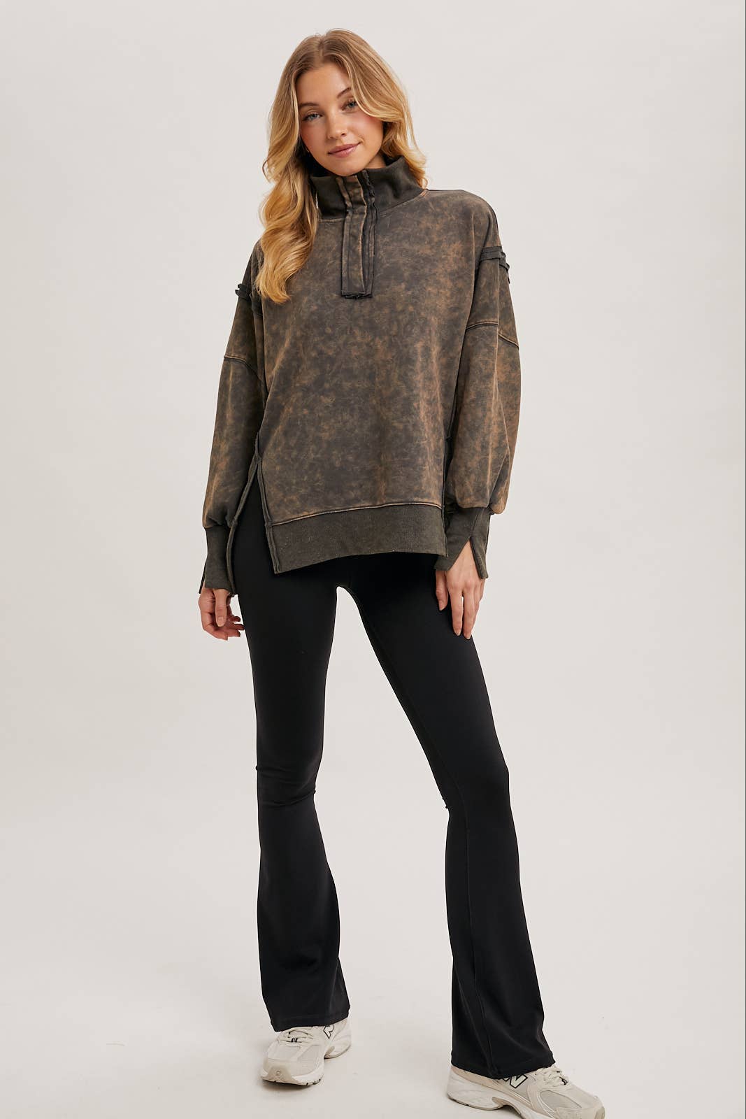 WASHED SIDE SLIT HENLEY SWEATSHIRT