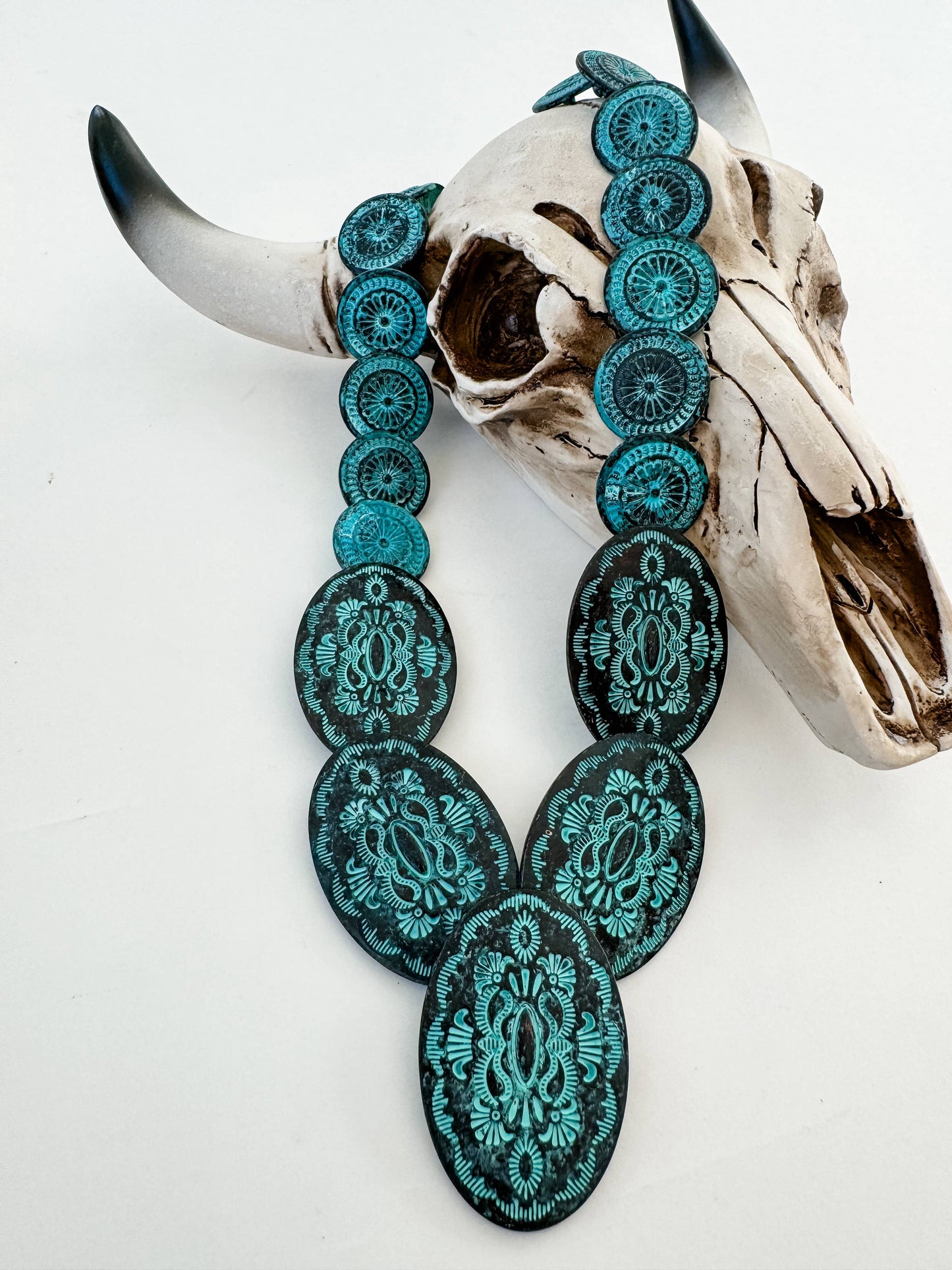 Western Oval Concho Overlapped Necklace