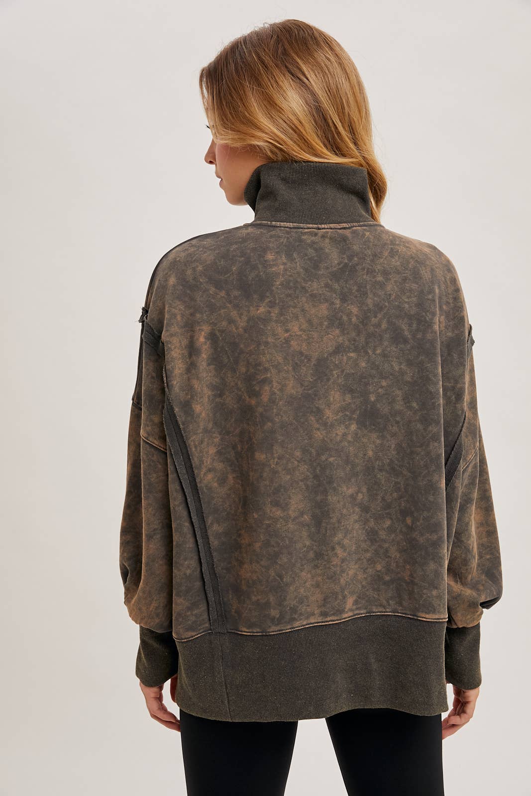 WASHED SIDE SLIT HENLEY SWEATSHIRT